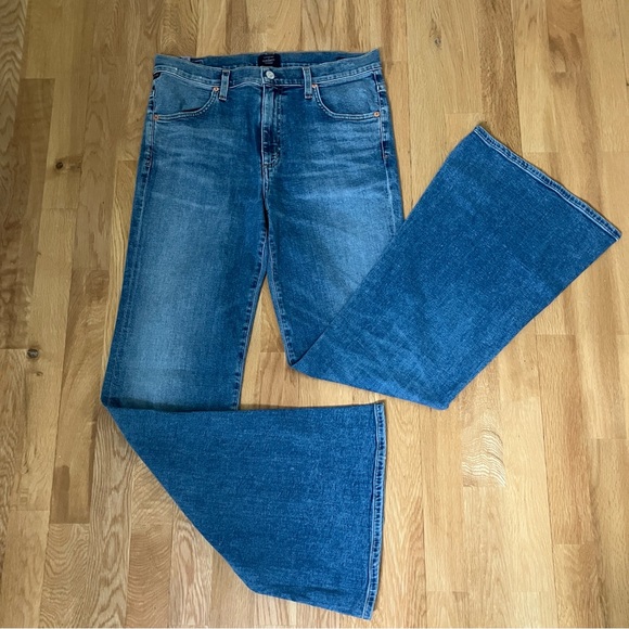 Citizens Of Humanity Denim - Citizens Of Humanity Chloe Mid-Rise Super Flare Size 31